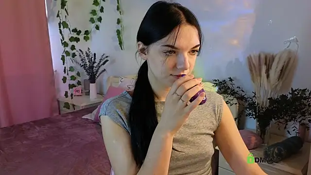Snapshot of Hey_Caroline chatting on September 17, 2025, 3:14 pm Hey Caroline online show from September 17, 2025, 3:14 pm