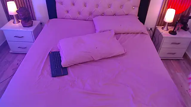 Red kytty6 online show from September 29, 2025, 8:02 pm