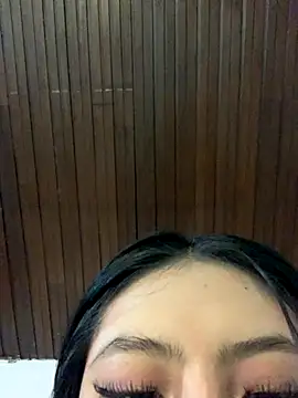 Snapshot of KloePink_ chatting on October 3, 2025, 12:46 pm KloePink online show from October 3, 2025, 12:46 pm