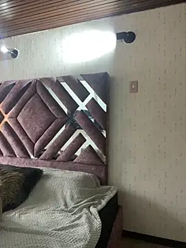 Snapshot of KloePink_ chatting on November 14, 2025, 12:04 pm KloePink online show from November 14, 2025, 12:04 pm