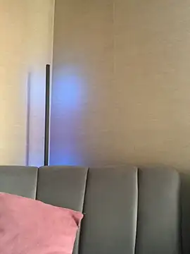 Snapshot of KloePink_ chatting on November 21, 2025, 12:48 pm KloePink online show from November 21, 2025, 12:48 pm