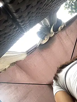 Snapshot of KloePink_ chatting on November 24, 2025, 12:27 pm KloePink online show from November 24, 2025, 12:27 pm