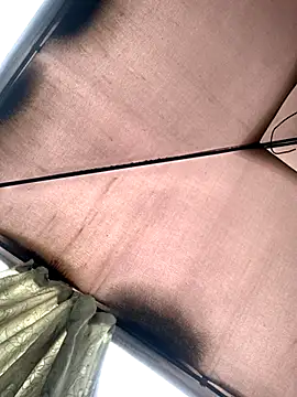 Snapshot of KloePink_ chatting on December 2, 2025, 12:10 pm KloePink online show from December 2, 2025, 12:10 pm