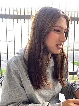 Snapshot of KloePink_ chatting on December 3, 2025, 12:36 pm KloePink online show from December 3, 2025, 12:36 pm