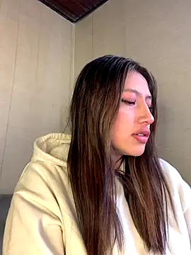 Snapshot of KloePink_ chatting on December 5, 2025, 1:09 pm KloePink online show from December 5, 2025, 1:09 pm