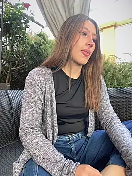 Snapshot of KloePink_ chatting on December 17, 2025, 1:17 pm KloePink online show from December 17, 2025, 1:17 pm