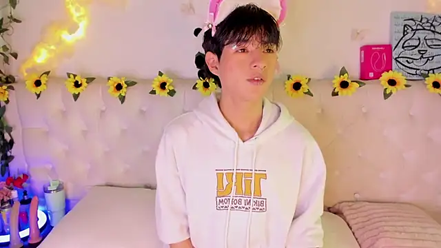 AleAurarashi online show from February 24, 2026, 1:25 am