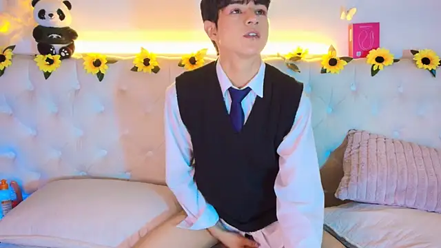 AleAurarashi online show from March 16, 2026, 2:28 am