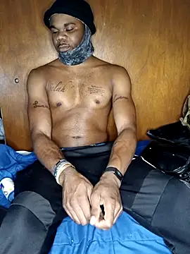 Snapshot of muushroomtip chatting on December 23, 2025, 2:42 am muushroomtip online show from December 23, 2025, 2:42 am