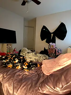 Snapshot of cupcakemia chatting on October 7, 2025, 11:24 pm cupcakemia online show from October 7, 2025, 11:24 pm