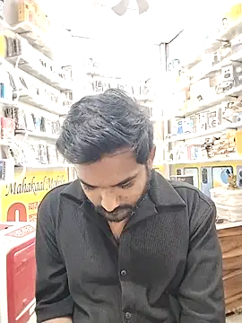 avi007p online show from December 4, 2025, 1:42 pm