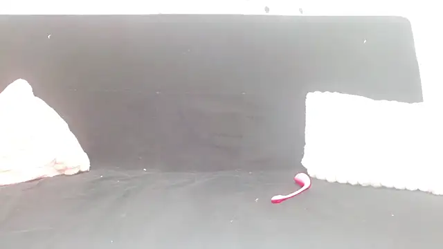 Emmahahaha17 online show from October 17, 2025, 3:36 pm