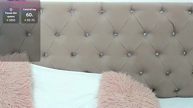 Isbettyche online show from November 1, 2025, 11:18 pm