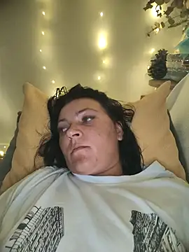 Snapshot of caperucita1807 chatting on October 17, 2025, 8:33 pm caperucita1807 online show from October 17, 2025, 8:33 pm