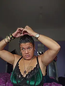 Snapshot of GoddessChantelle chatting on June 17, 2026, 8:39 am GoddessChantelle online show from June 17, 2026, 8:39 am