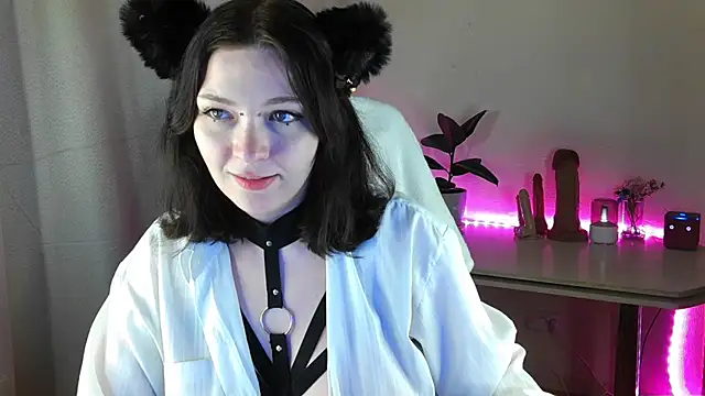 Liraras online show from September 12, 2025, 10:32 pm