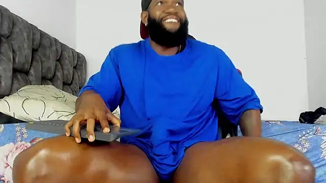 Snapshot of james_musclebbc chatting on September 27, 2025, 11:37 am james musclebbc online show from September 27, 2025, 11:37 am