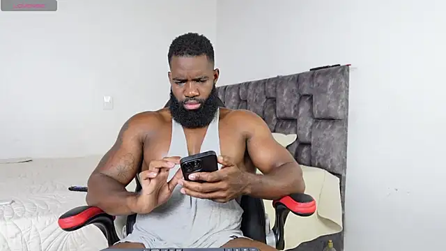 Snapshot of james_musclebbc chatting on June 14, 2026, 10:56 pm james musclebbc online show from June 14, 2026, 10:56 pm