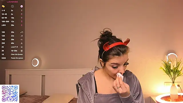 AuroraVice online show from December 14, 2025, 7:36 am