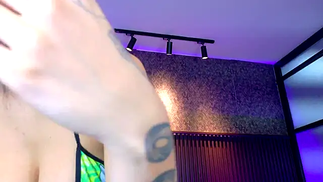 AshleyBaker1 online show from November 5, 2025, 2:50 pm