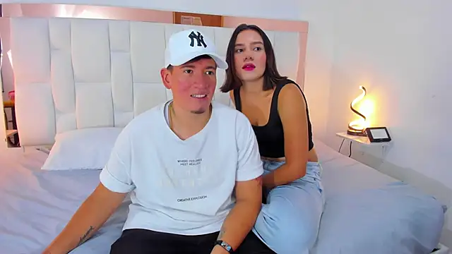 ZoeandEthan online show from September 17, 2025, 6:42 pm