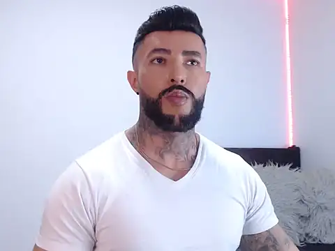 andrea de lucaa online show from September 21, 2025, 3:08 am