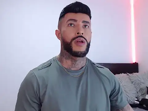 andrea de lucaa online show from October 20, 2025, 12:44 am