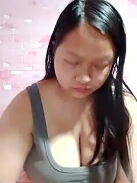 Snapshot of girl-babi chatting on May 2, 2026, 1:32 am girl-babi online show from May 2, 2026, 1:32 am