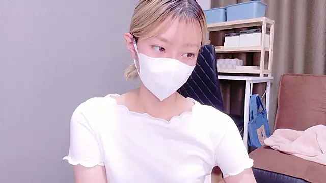 Nana  ch online show from October 29, 2025, 11:01 am