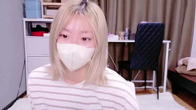 Nana  ch online show from November 28, 2025, 4:37 am