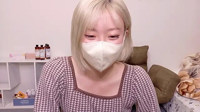 Snapshot of Nana__ch chatting on June 9, 2026, 12:28 pm Nana ch online show from June 9, 2026, 12:28 pm