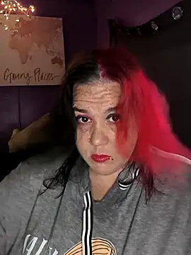 Courdles online show from December 3, 2025, 9:35 pm