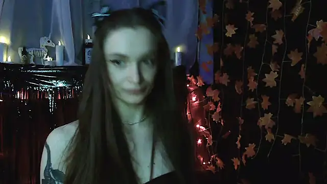   Leyla   online show from October 18, 2025, 7:47 pm