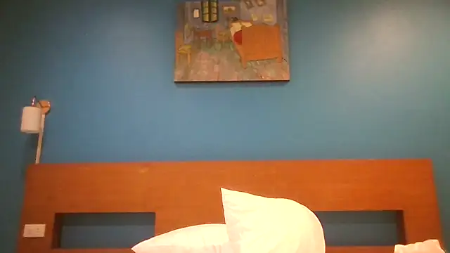   Leyla   online show from December 16, 2025, 5:18 pm