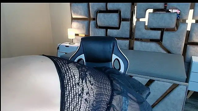 Candy Velvet online show from December 14, 2025, 5:02 am