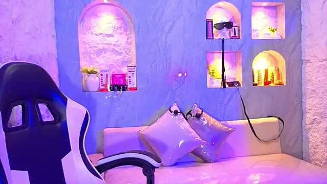 Sophia tf online show from March 3, 2026, 8:26 pm