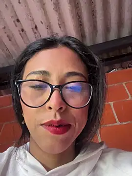 Emma  cumlovee online show from April 20, 2026, 11:57 am