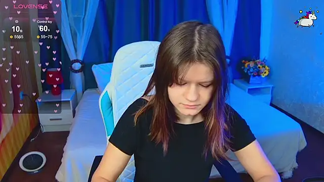 Lunamytrend online show from October 12, 2025, 6:23 am