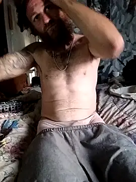 bearded cross online show from October 17, 2025, 1:03 pm