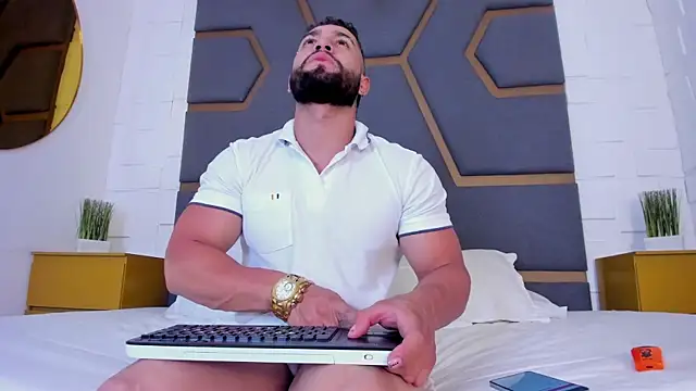 massimofiore  online show from September 29, 2025, 3:22 am