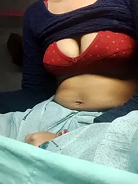 Snapshot of Hut_rotu_cute chatting on November 26, 2025, 9:49 pm Hut rotu cute online show from November 26, 2025, 9:49 pm