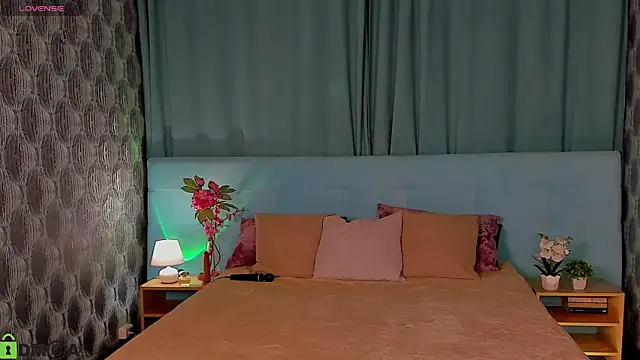 Aurora Bennet online show from October 3, 2025, 12:18 am