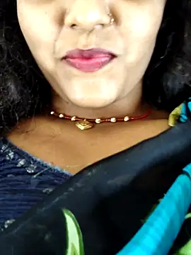 AnanyaKapoor89 online show from October 8, 2025, 7:50 am