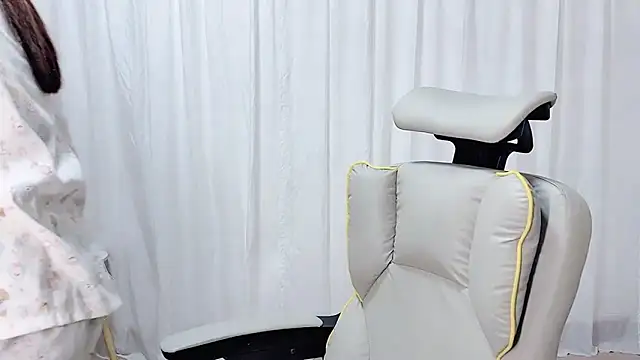 Dec-7758 online show from October 27, 2025, 7:23 am