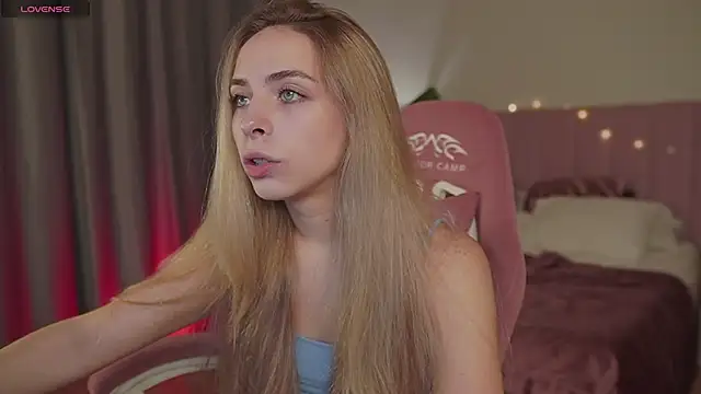 ShinyBarbie online show from September 22, 2025, 5:53 am