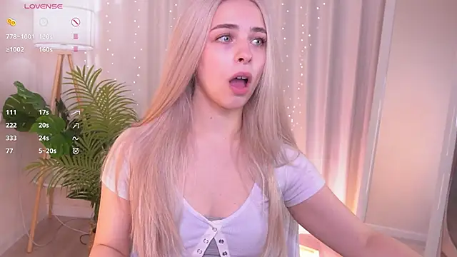 ShinyBarbie online show from December 4, 2025, 6:55 am