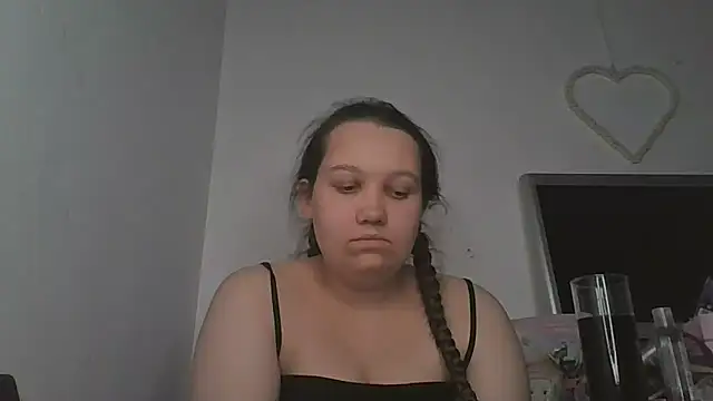 Snapshot of lu_official1 chatting on November 23, 2025, 5:24 pm lu official1 online show from November 23, 2025, 5:24 pm