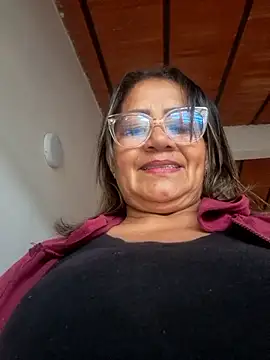 Snapshot of Vickysweeeettt chatting on April 18, 2026, 9:04 pm Vickysweeeettt online show from April 18, 2026, 9:04 pm