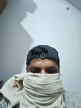 vardh033 online show from November 8, 2025, 7:12 pm