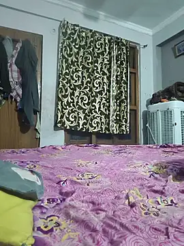 vardh033 online show from February 15, 2026, 11:45 pm